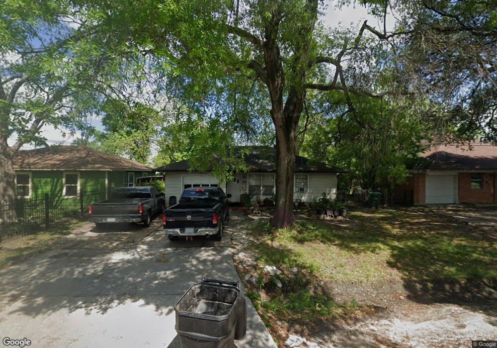 4310 Cornell St, Houston, TX 77022 - photo 1