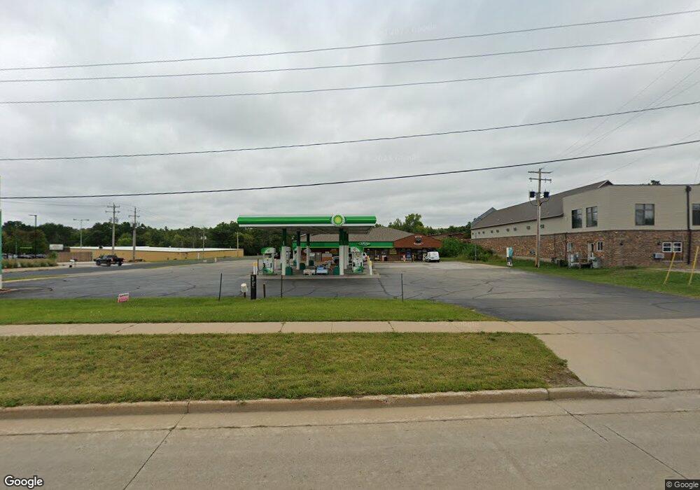 1070 W Fulton St, Waupaca, WI 54981 - photo 1