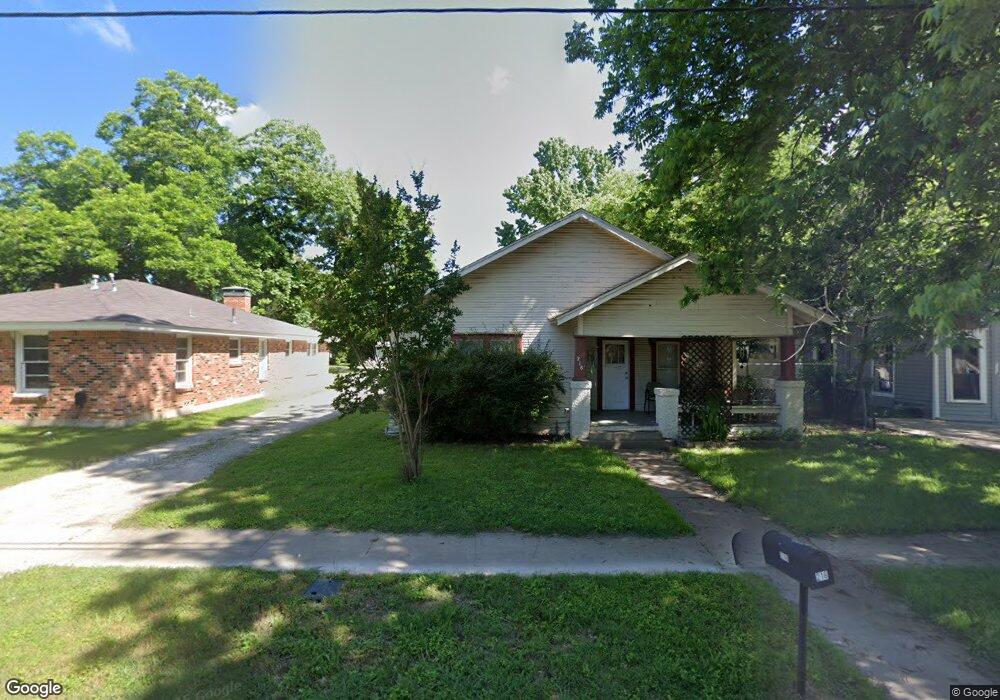 218 W Willingham St, Cleburne, TX 76033 - photo 1