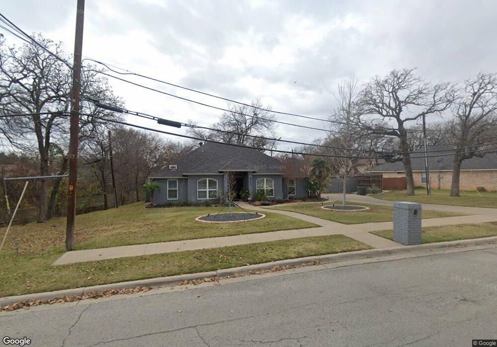 905 Oakwood Ave, Hurst, TX 76053 - photo 1