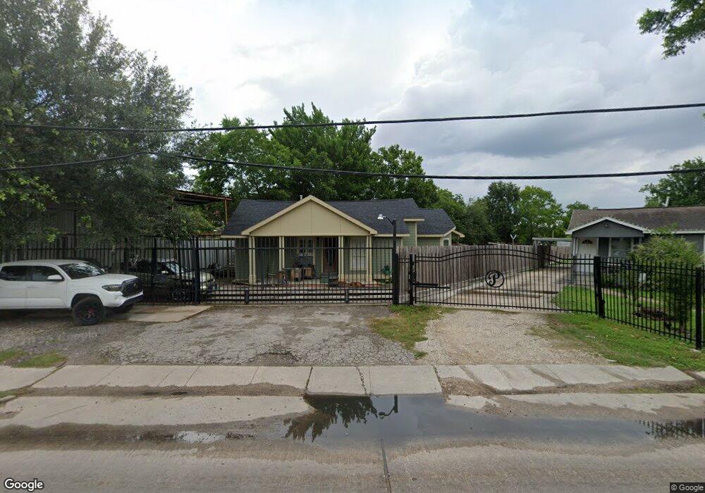 9326 W Montgomery Rd, Houston, TX 77088 - photo 1