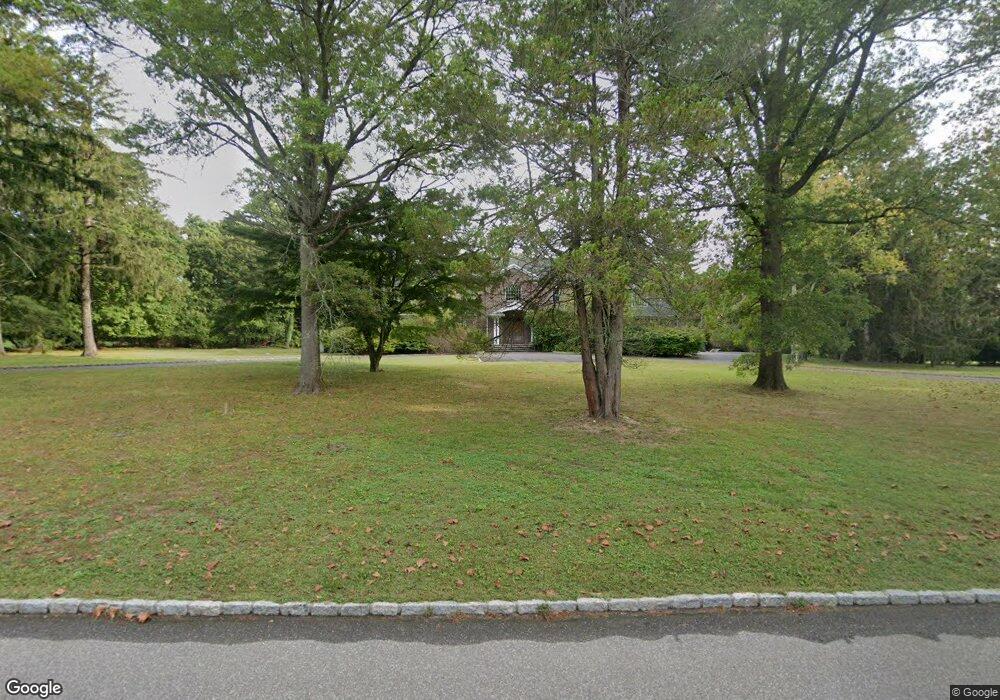 310 Laurel Ln, Laurel Hollow, NY 11791 - photo 1