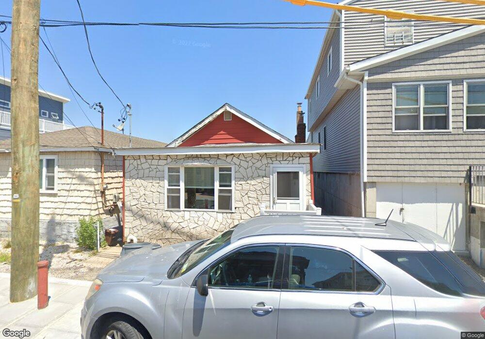 25 W 15th Rd, Broad Channel, NY 11693 - photo 1