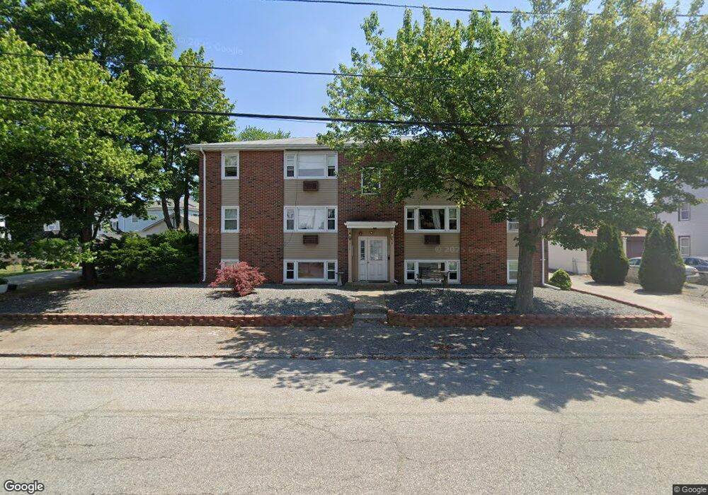 341 Mendon Ave, Pawtucket, RI 02861 - photo 1