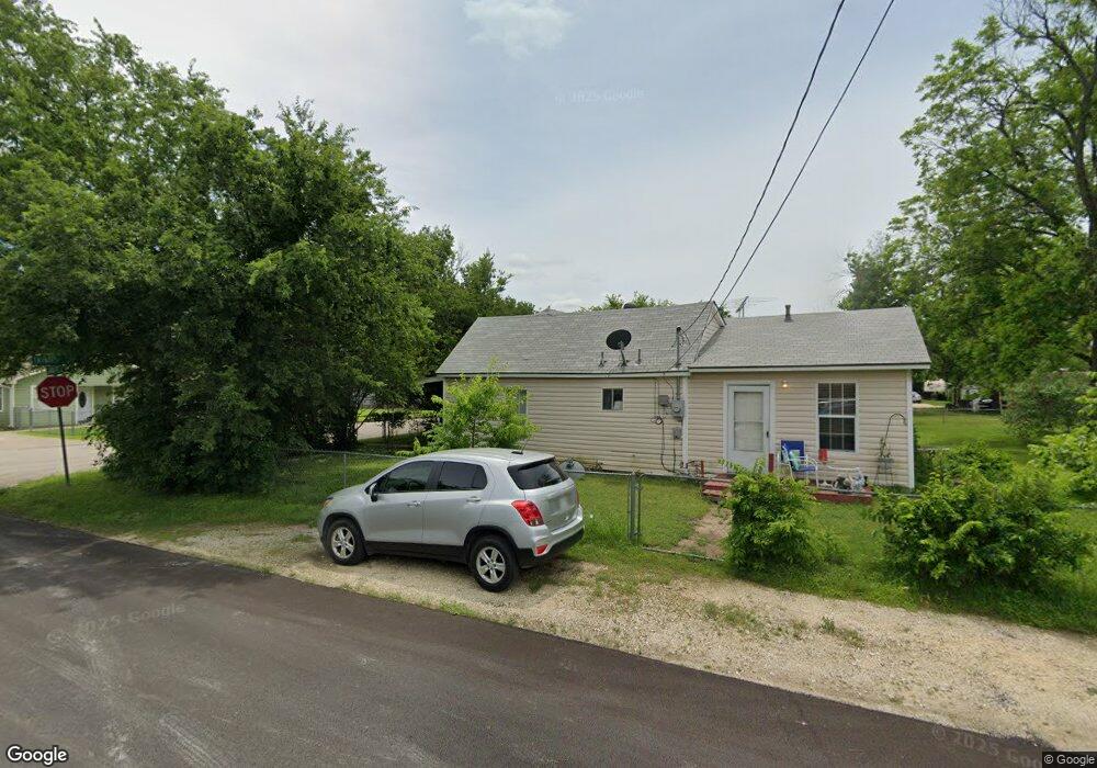 907 Trinity St, Cleburne, TX 76031 - photo 1