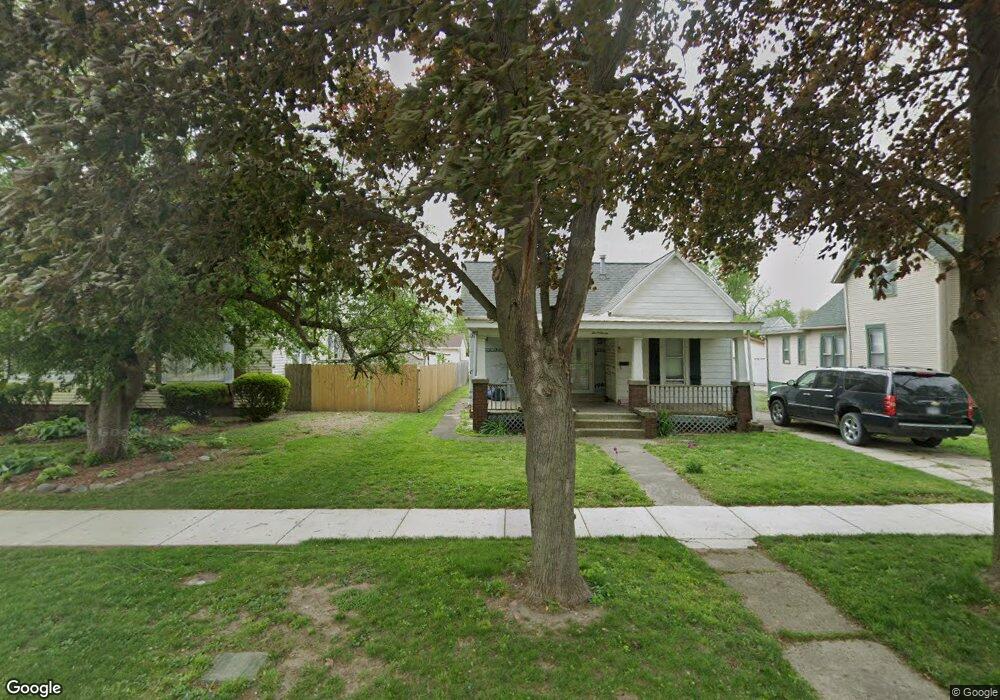 207 7th St, Lincoln, IL 62656 - photo 1