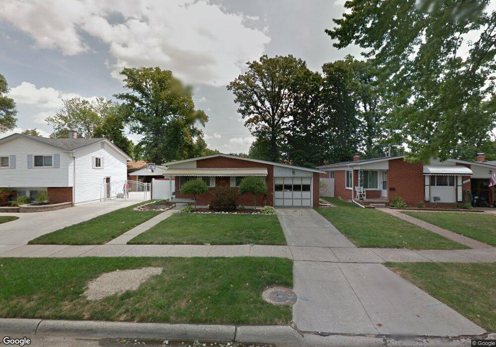 30771 Underwood Dr, Roseville, MI 48066 - photo 1