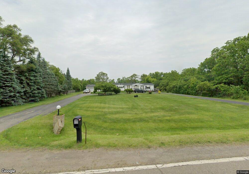 3050 W Carpenter Rd, Flint, MI 48504 - photo 1