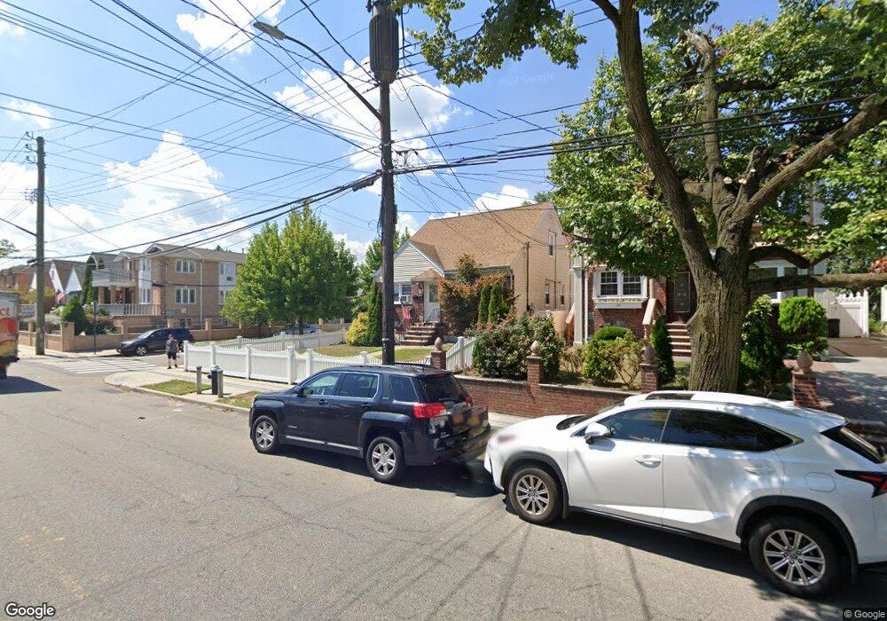 1572 150th St, Whitestone, NY 11357 - photo 1