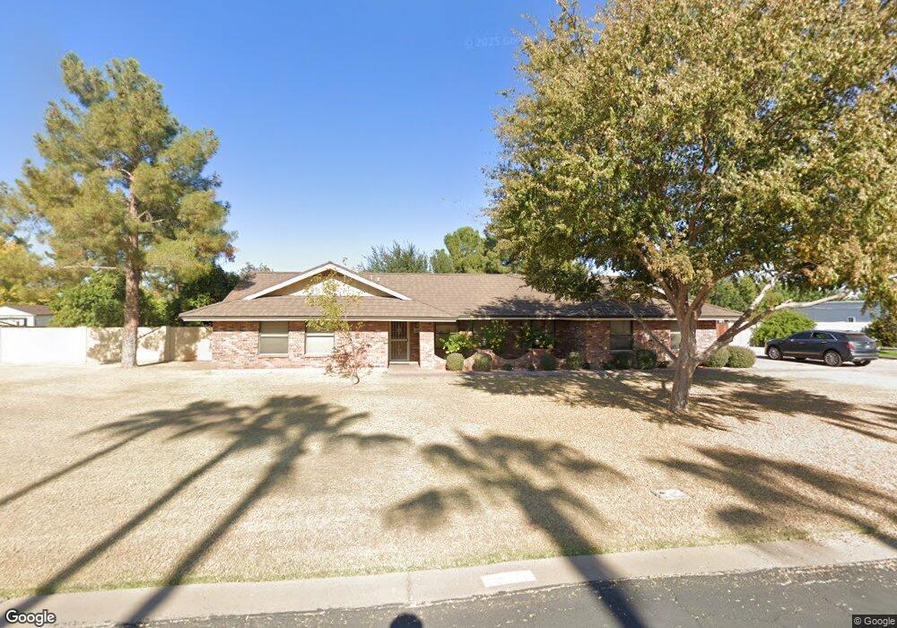 642 E Desert Ln, Gilbert, AZ 85234 - photo 1