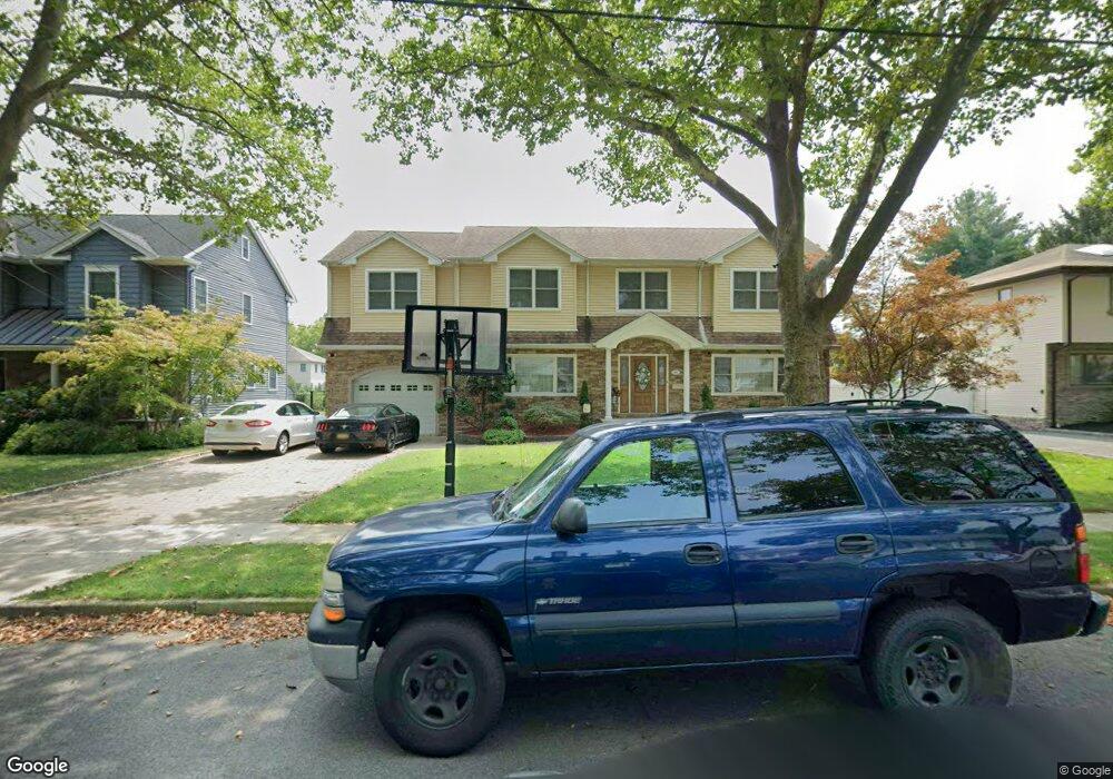 88 Regis Ct, Paramus, NJ 07652 - photo 1