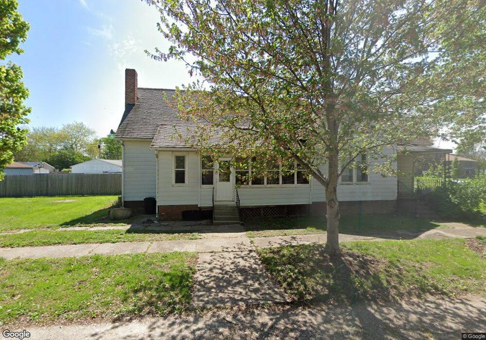 602 Wyatt Ave, Lincoln, IL 62656 - photo 1