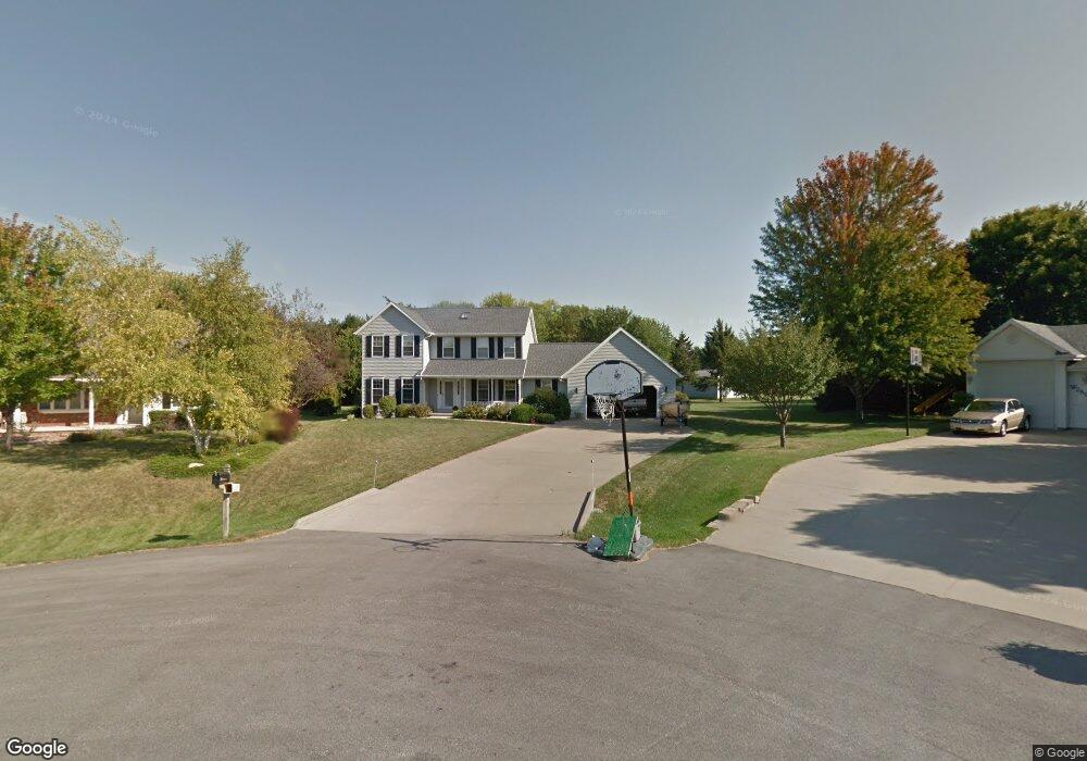 W2806 Crestwood Ct, Appleton, WI 54915 - photo 1