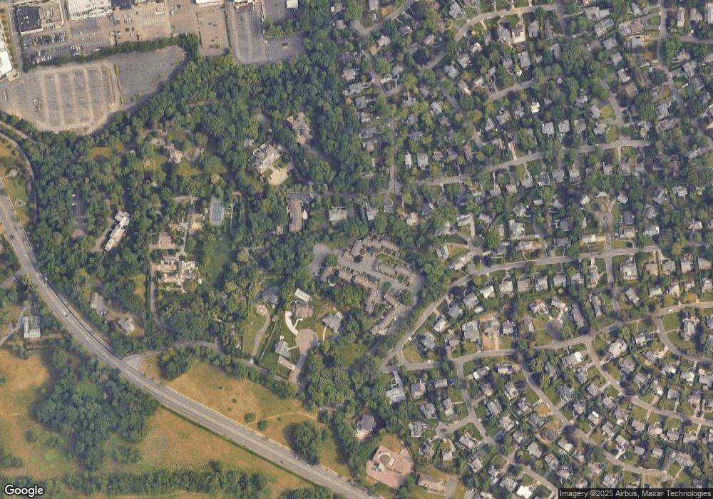 15 Duke of Gloucester, Manhasset, NY 11030 - photo 1