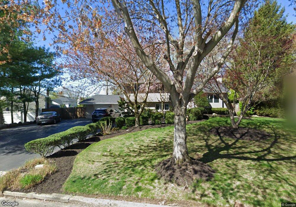 6 Blue Spruce Ln, ComMacK, NY 11725 - photo 1