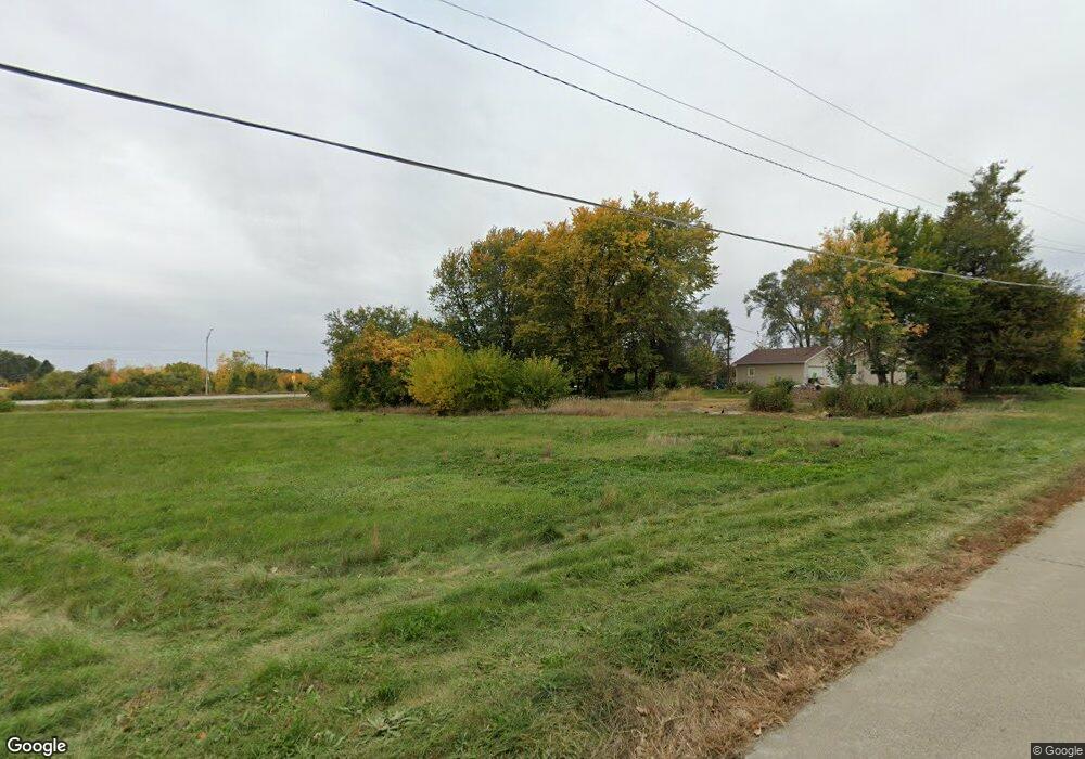 2211 W 18th St S, Newton, IA 50208 - photo 1