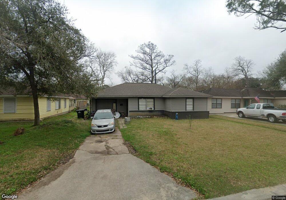 1752 S Park Dr, Alvin, TX 77511 - photo 1