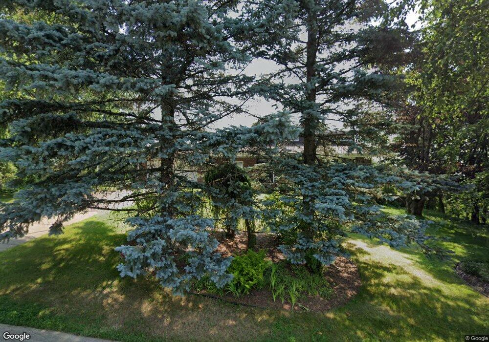 202 Rockridge Cir, Duluth, MN 55804 - photo 1