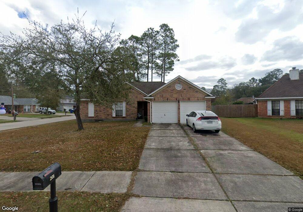 201 Chaucer Ct, Slidell, LA 70460 - photo 1
