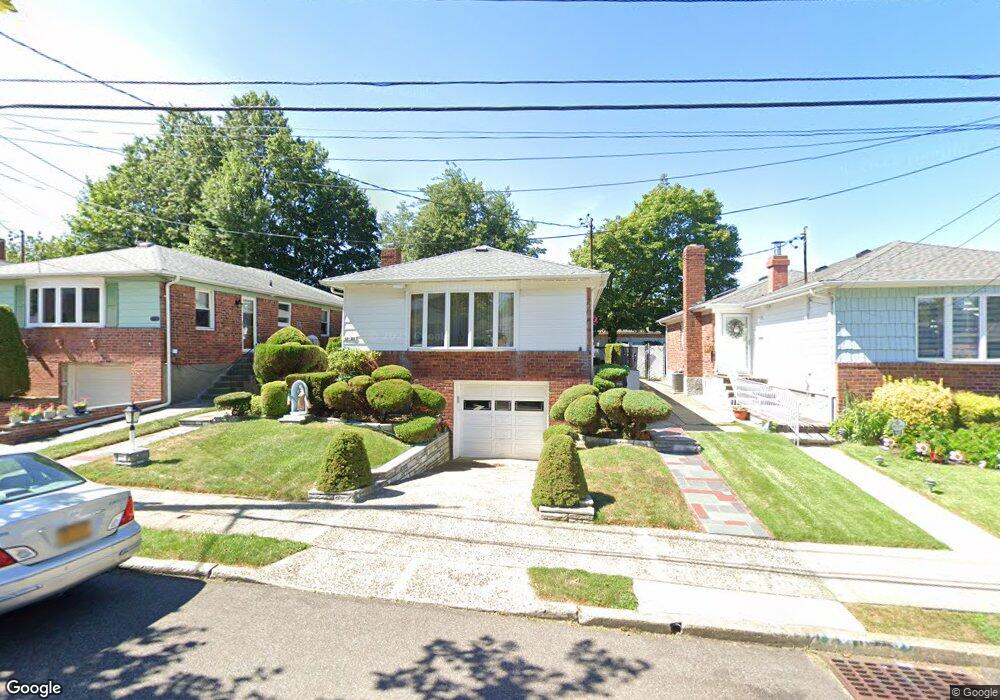 5722 262nd St, Little Neck, NY 11362 - photo 1