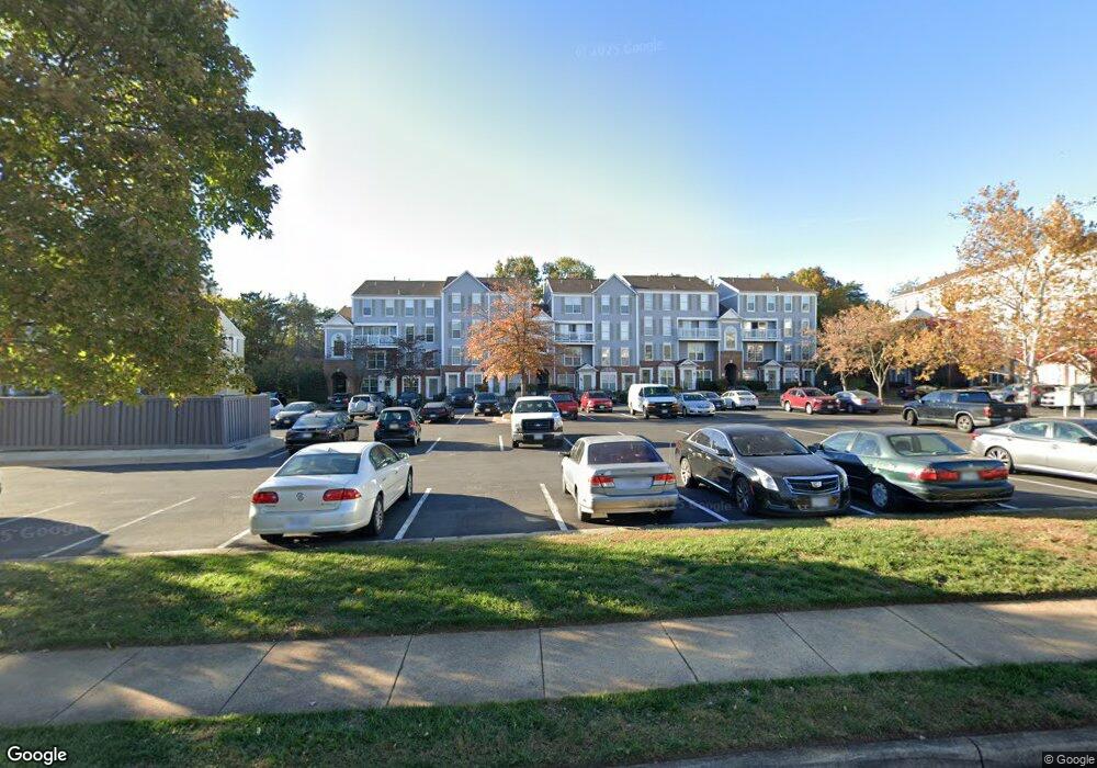 21809 Baldwin Square unit 303, Sterling, VA 20164 - photo 1