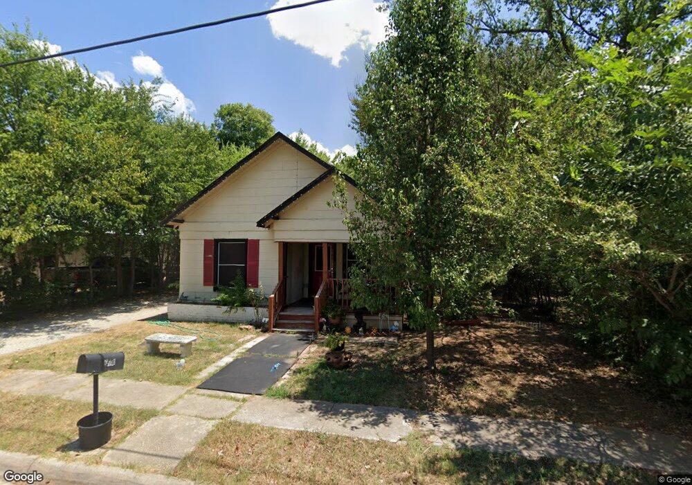 614 Ritchey St, Gainesville, TX 76240 - photo 1