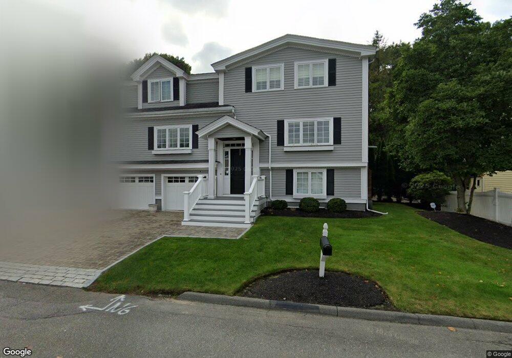 8 Sparhawk Cir, Stoneham, MA 02180 - photo 1