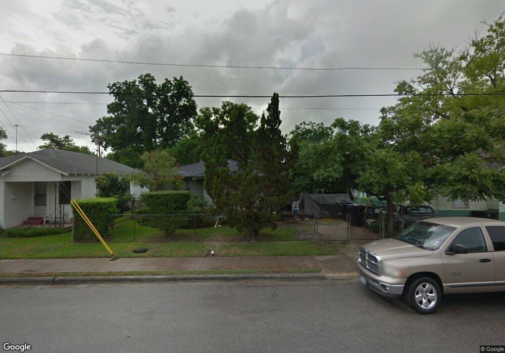 302 E 33rd St, Houston, TX 77018 - photo 1