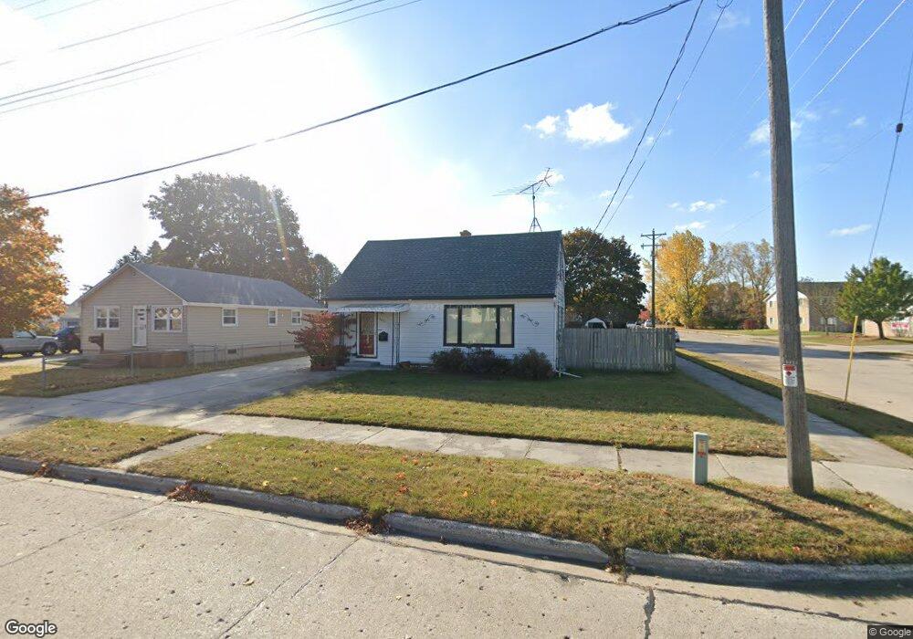 2621 10th St, Two Rivers, WI 54241 - photo 1