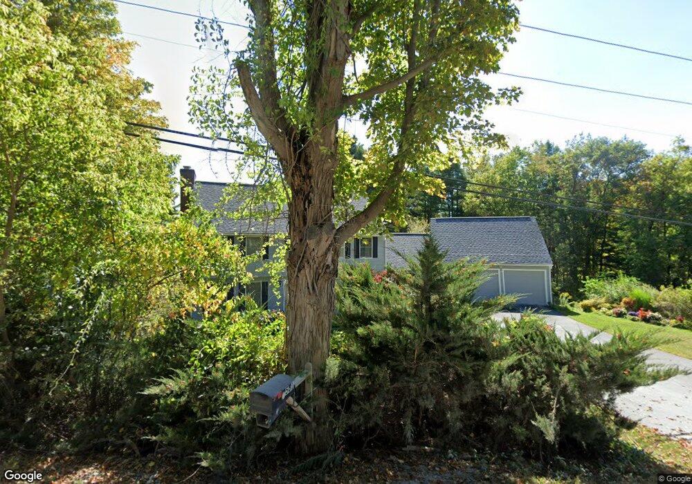 561 Daniels Rd, Shaftsbury, VT 05262 - photo 1