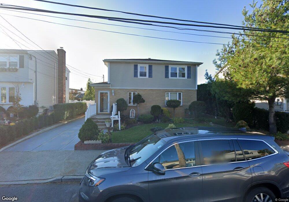 430 Doris Ave, Franklin Square, NY 11010 - photo 1