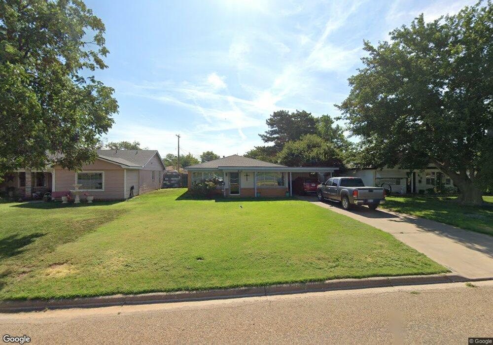812 Canyon St, Plainview, TX 79072 - photo 1