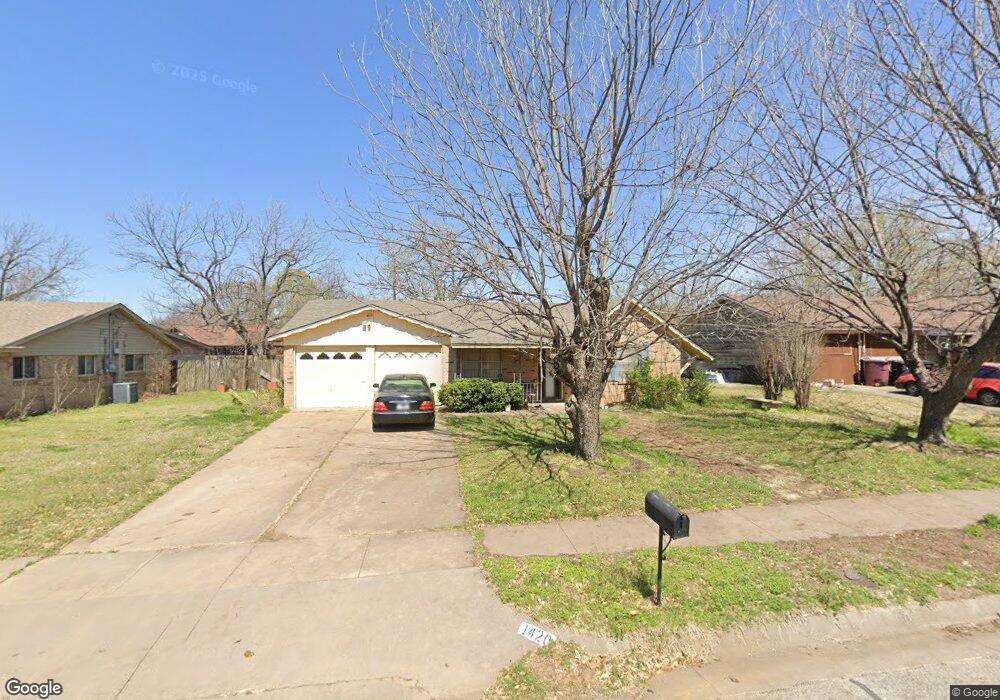1420 Roberts Ave, Cleburne, TX 76033 - photo 1