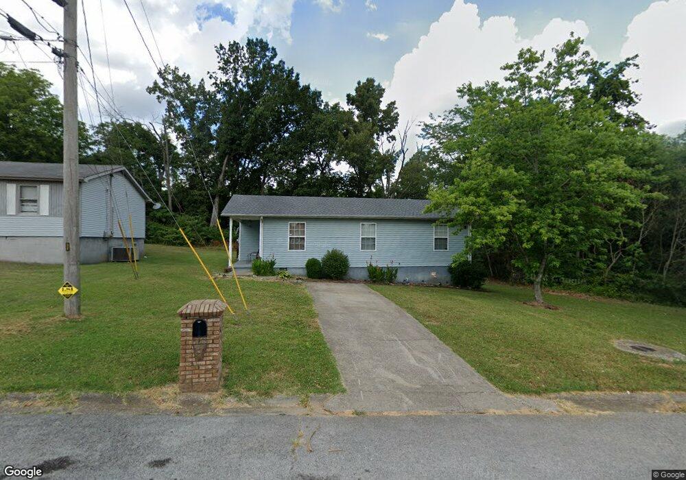 663 Spindle Tree Dr, Hopkinsville, KY 42240 - photo 1