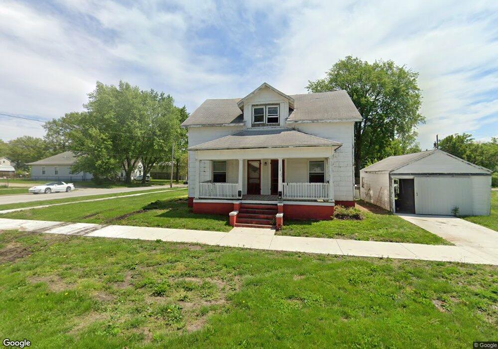 700 S 17th St, Mattoon, IL 61938 - photo 1