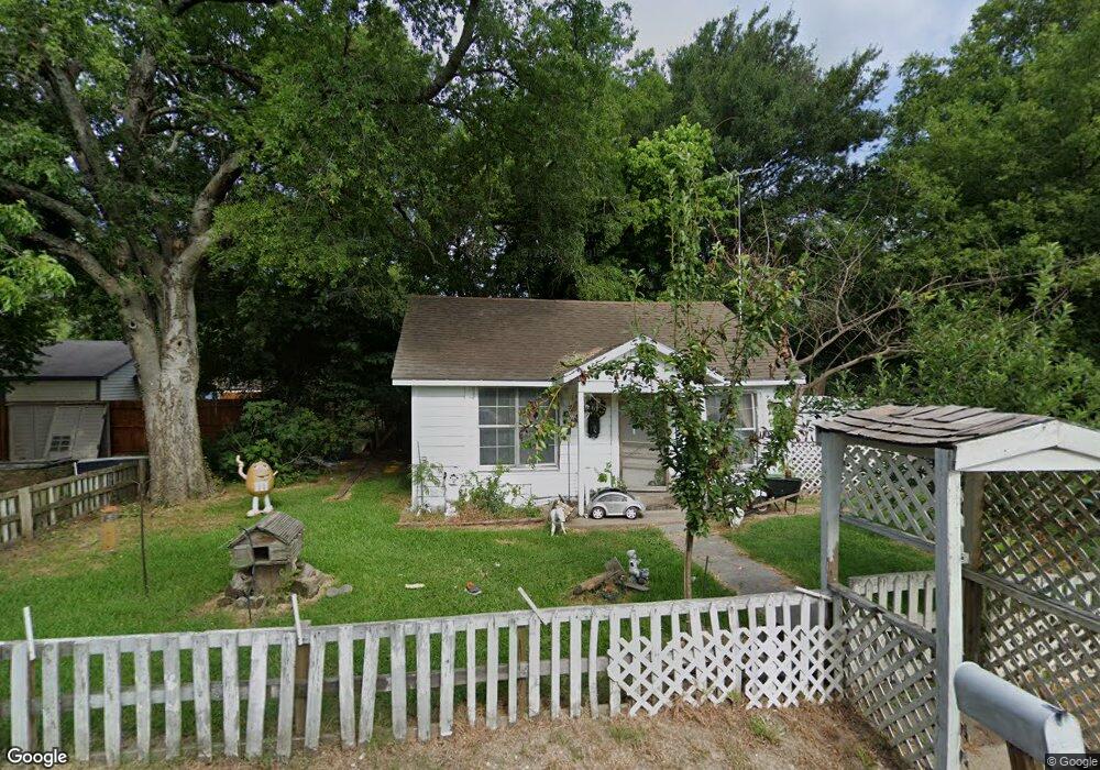 405 Saunders St, Bonham, TX 75418 - photo 1