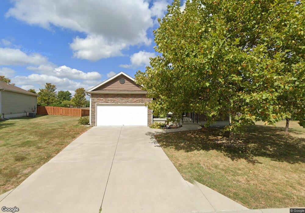 1400 SW Sapperton Rd, Raymore, MO 64083 - photo 1