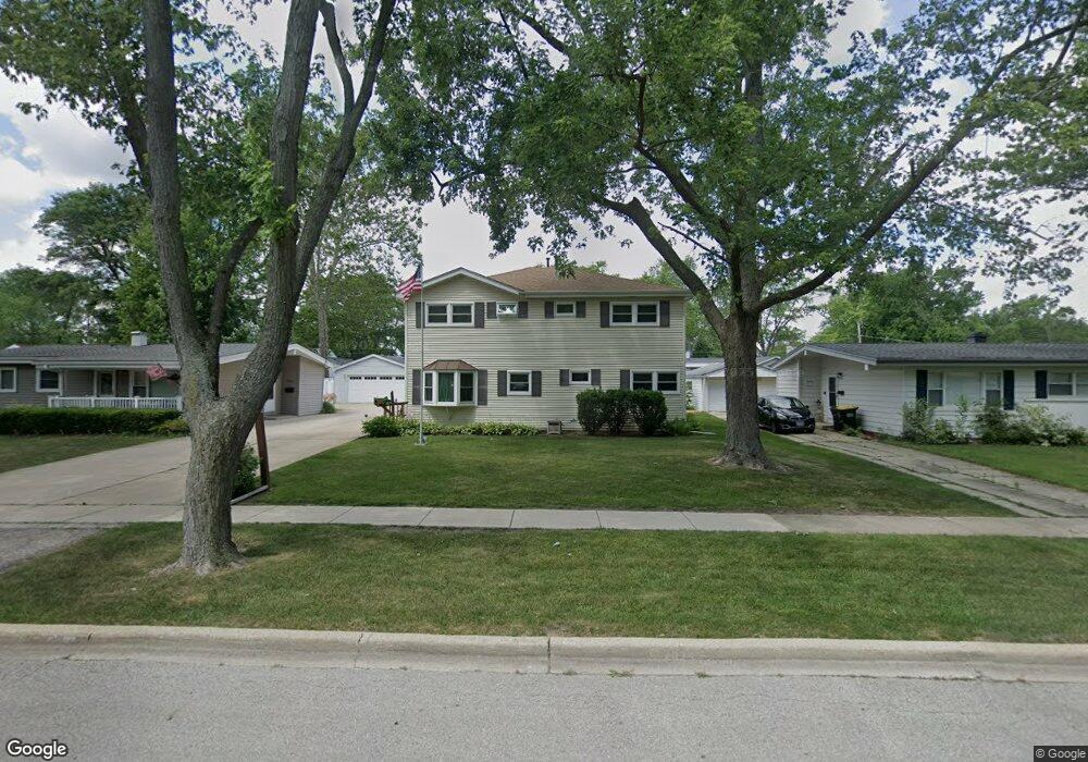 3903 Raven Ln, Rolling Meadows, IL 60008 - photo 1