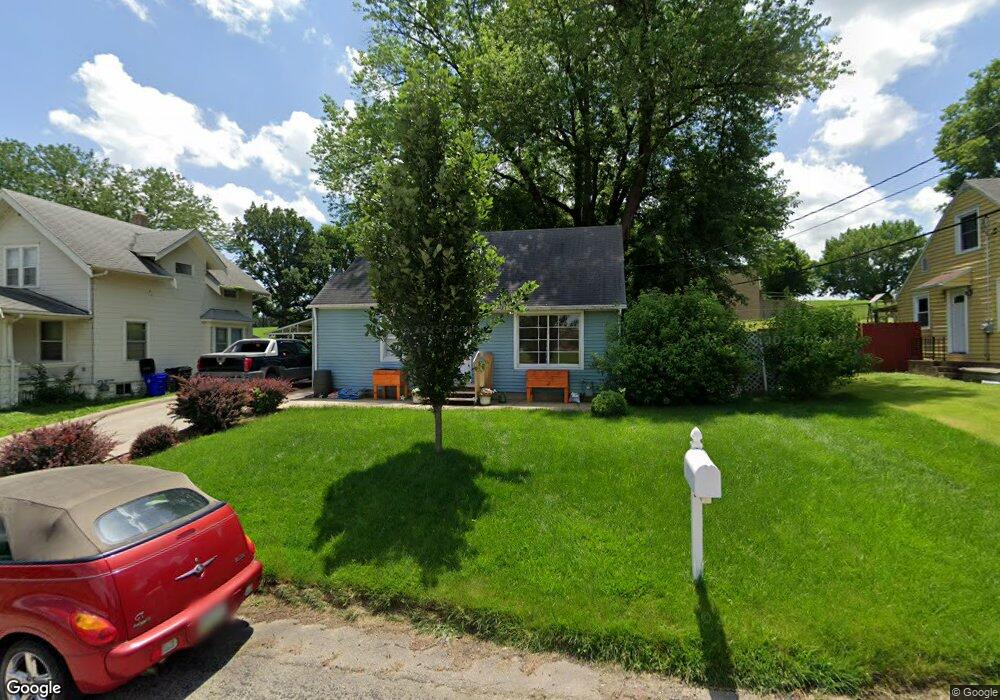 235 26th Ave SW, Cedar Rapids, IA 52404 - photo 1