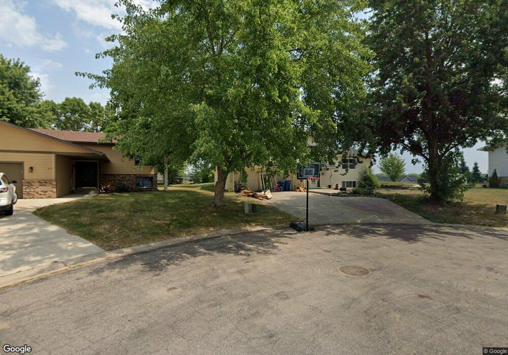 318 E Highview Ct, Sauk Rapids, MN 56379 - photo 1