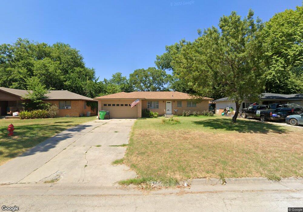 1715 Harris St, Gainesville, TX 76240 - photo 1