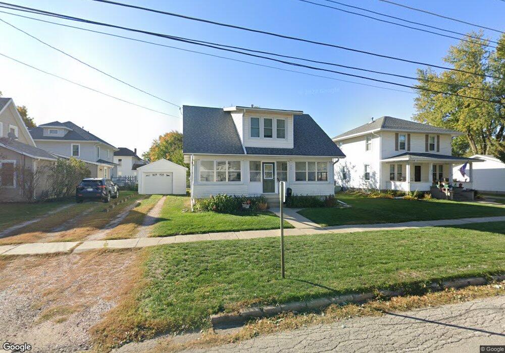 409 S 3rd Ave W, Newton, IA 50208 - photo 1