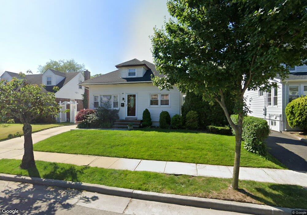 89 Fairfield Ave, Mineola, NY 11501 - photo 1