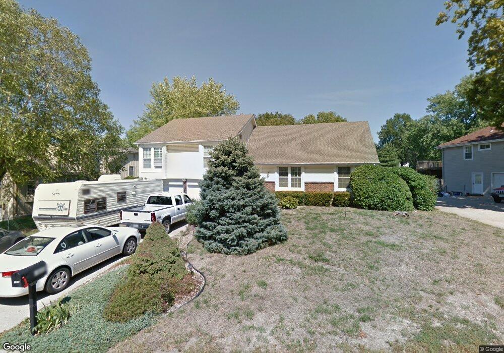 1813 NW Willowbrook Dr, Blue Springs, MO 64015 - photo 1