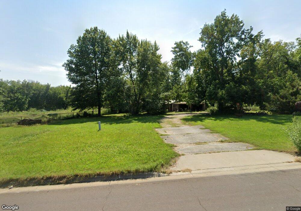 708 E Mary St unit 181170848, Yates Center, KS 66783 - photo 1