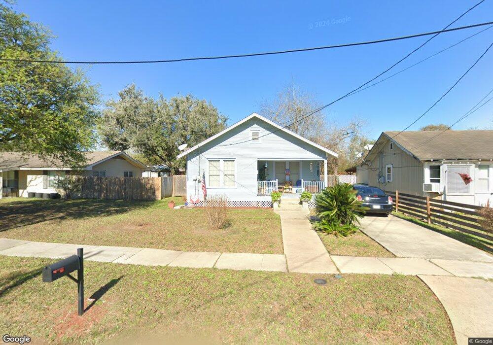 505 E Jones St, Beeville, TX 78102 - photo 1
