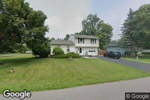 81 Windebank Ln, Minoa, NY 13116