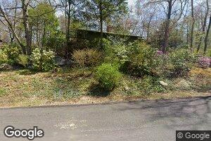 1 Spice Bush Ln, Tuxedo Park, NY 10987