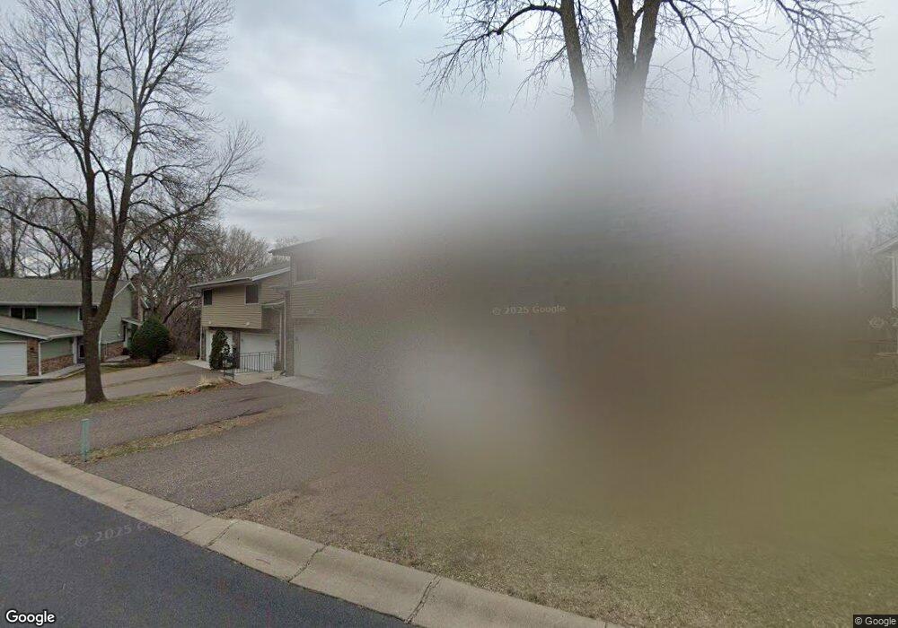 18329 Creeks Bend Dr, Minnetonka, MN 55345 - photo 1