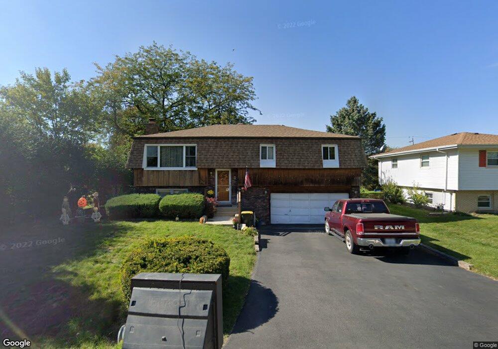 213 Oakleaf Rd, Lake In the Hills, IL 60156 - photo 1